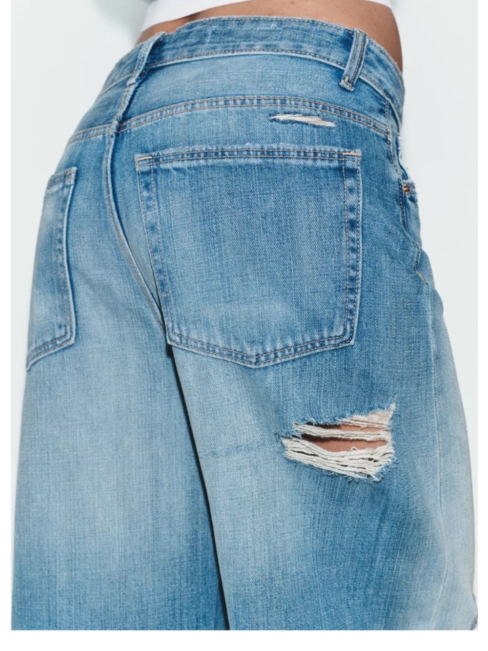 Zara TRF BAGGY FOLDED RIPPED
MID-RISE JEANS - Picture 5 of 8